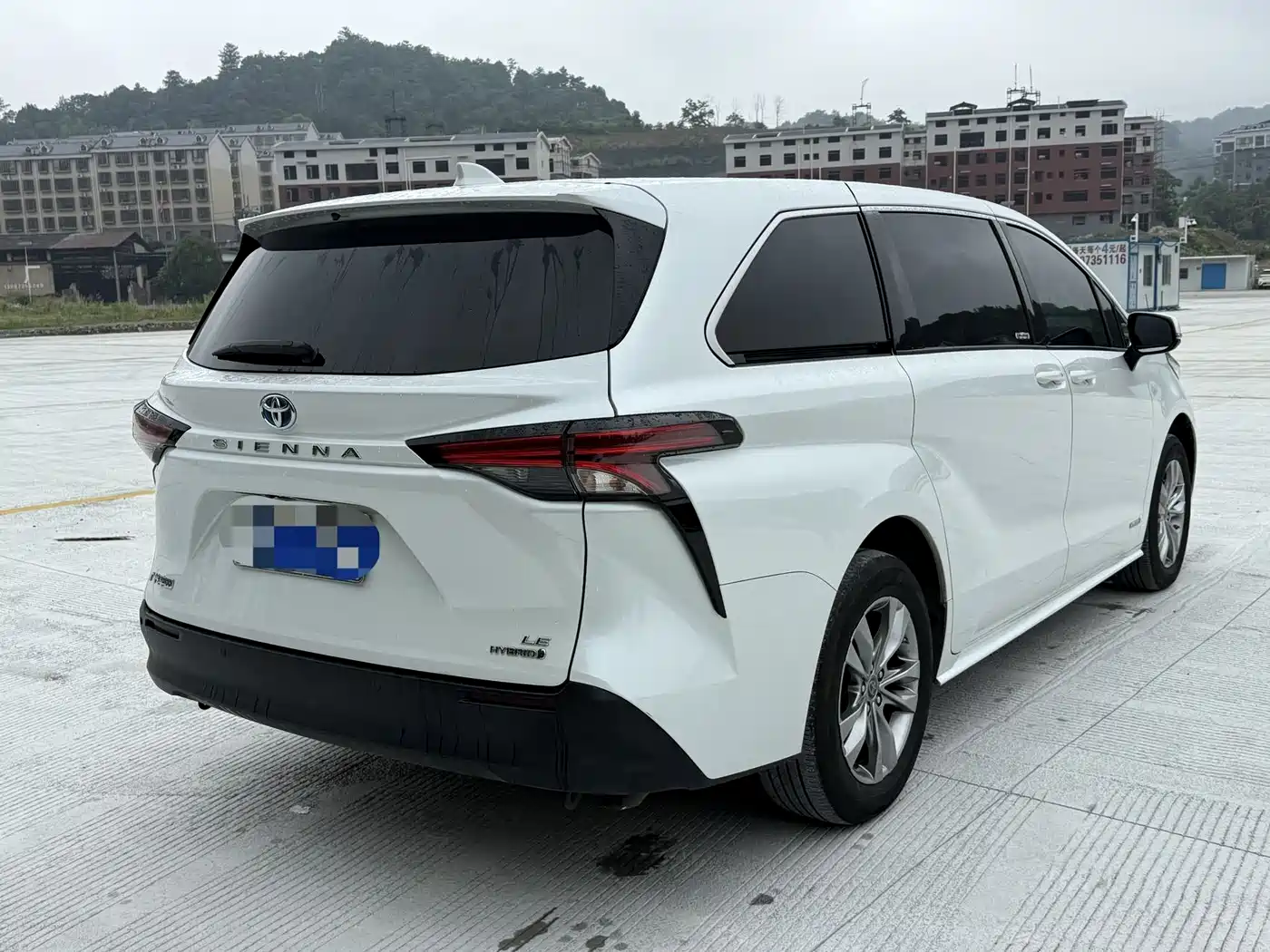 Toyota Sienna 2023 2.5L Hybrid Comfort Edition фото 9