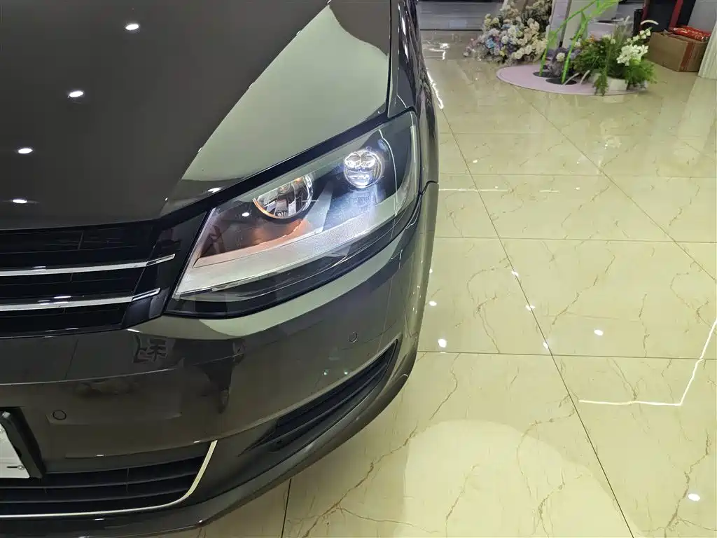 Volkswagen Sharan 2018 380TSI Premium 7-Seater фото 9