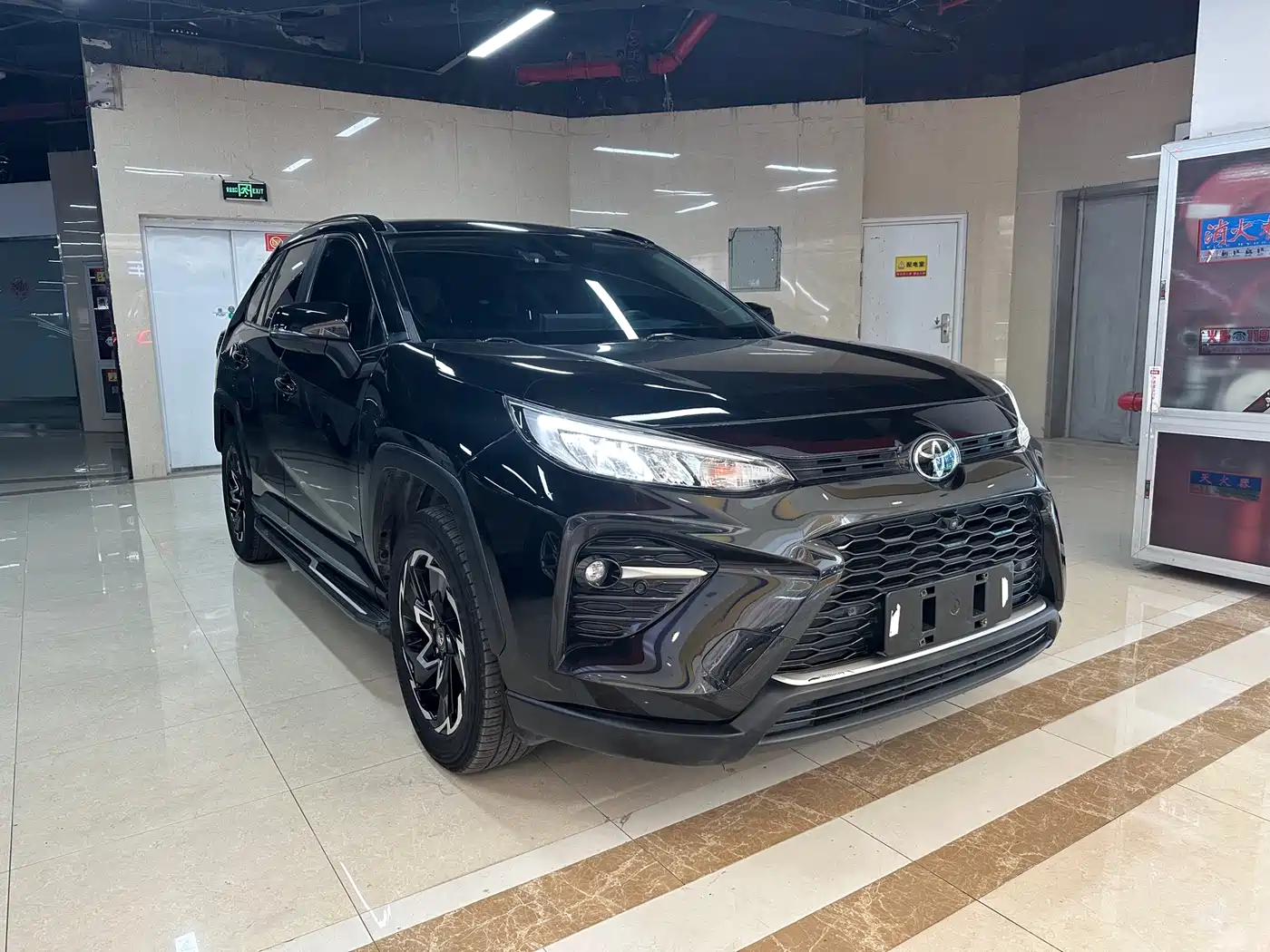 Toyota Wildlander 2022 2.0L CVT AWD Tech Edition фото 3