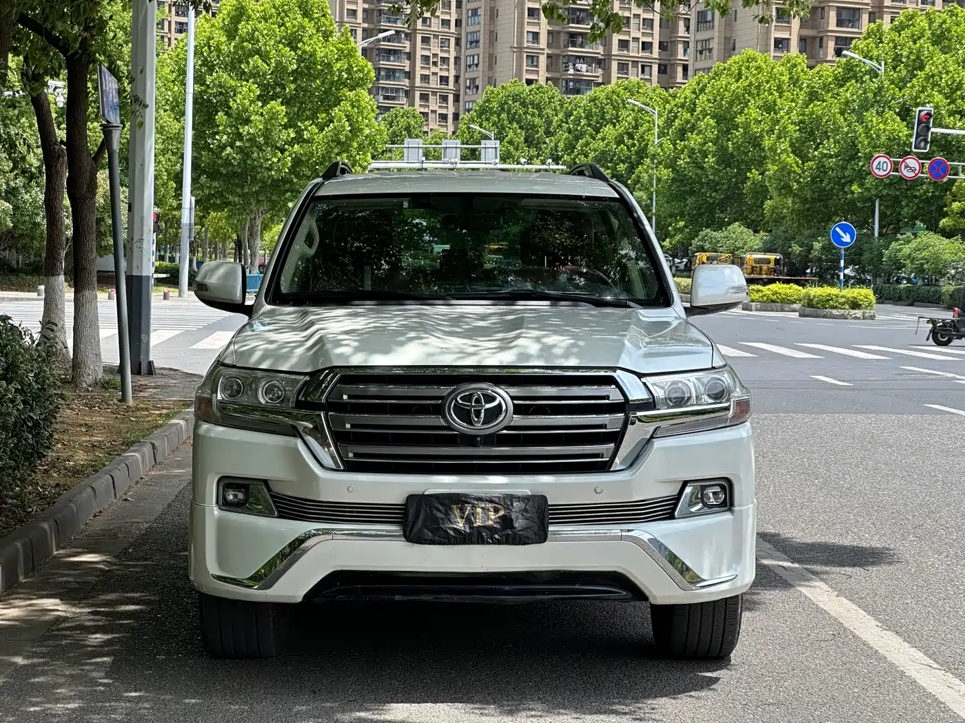 Toyota Land Cruiser (Import) 2015 4.0L V6 Middle East Low Configuration Edition фото 2