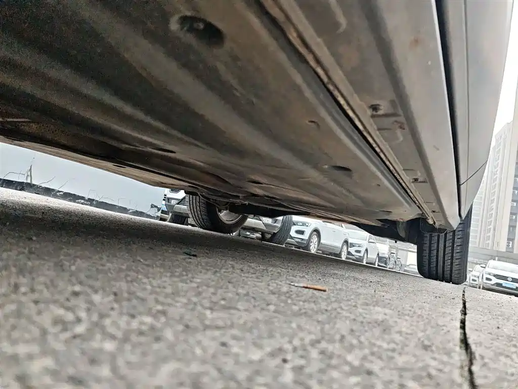 VOLKSWAGEN T-ROC EXPLORING SONGS
