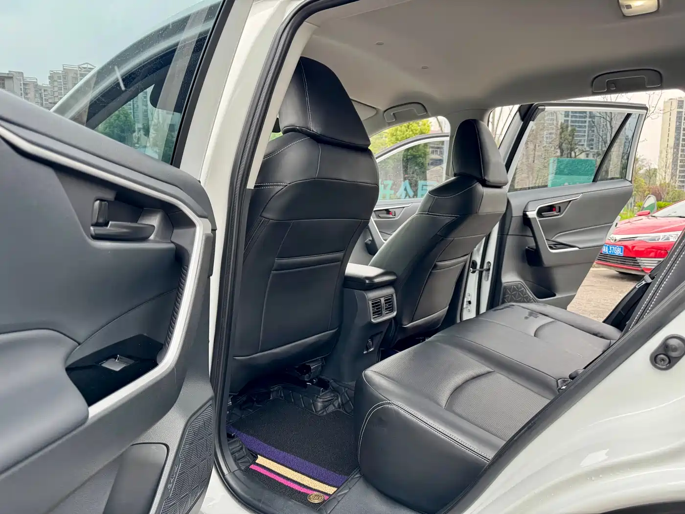 Toyota RAV4 Rongfang 2024 2.0L CVT FWD Urban Edition фото 6