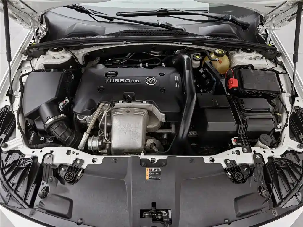 Buick Regal 2017 GS 28T Luxury Model фото 6