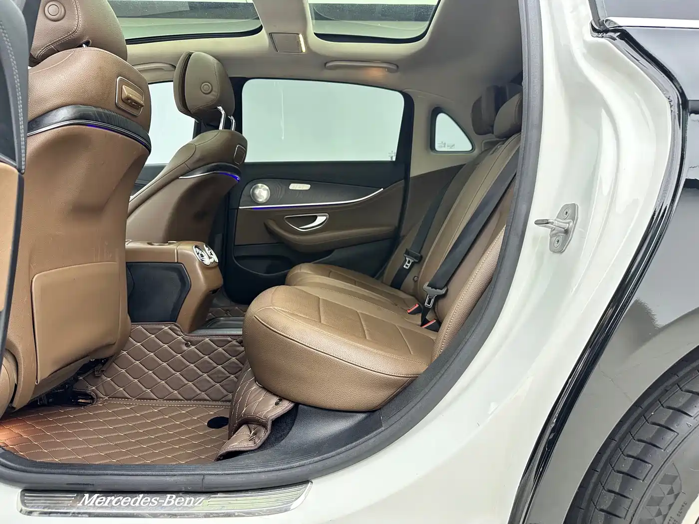 Mercedes-Benz E-Class 2016 E 300 L Sport Fashion Type фото 7