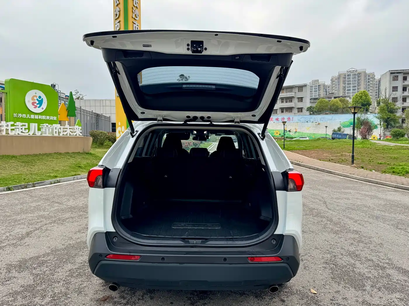Toyota RAV4 Rongfang 2024 2.0L CVT FWD Urban Edition фото 18