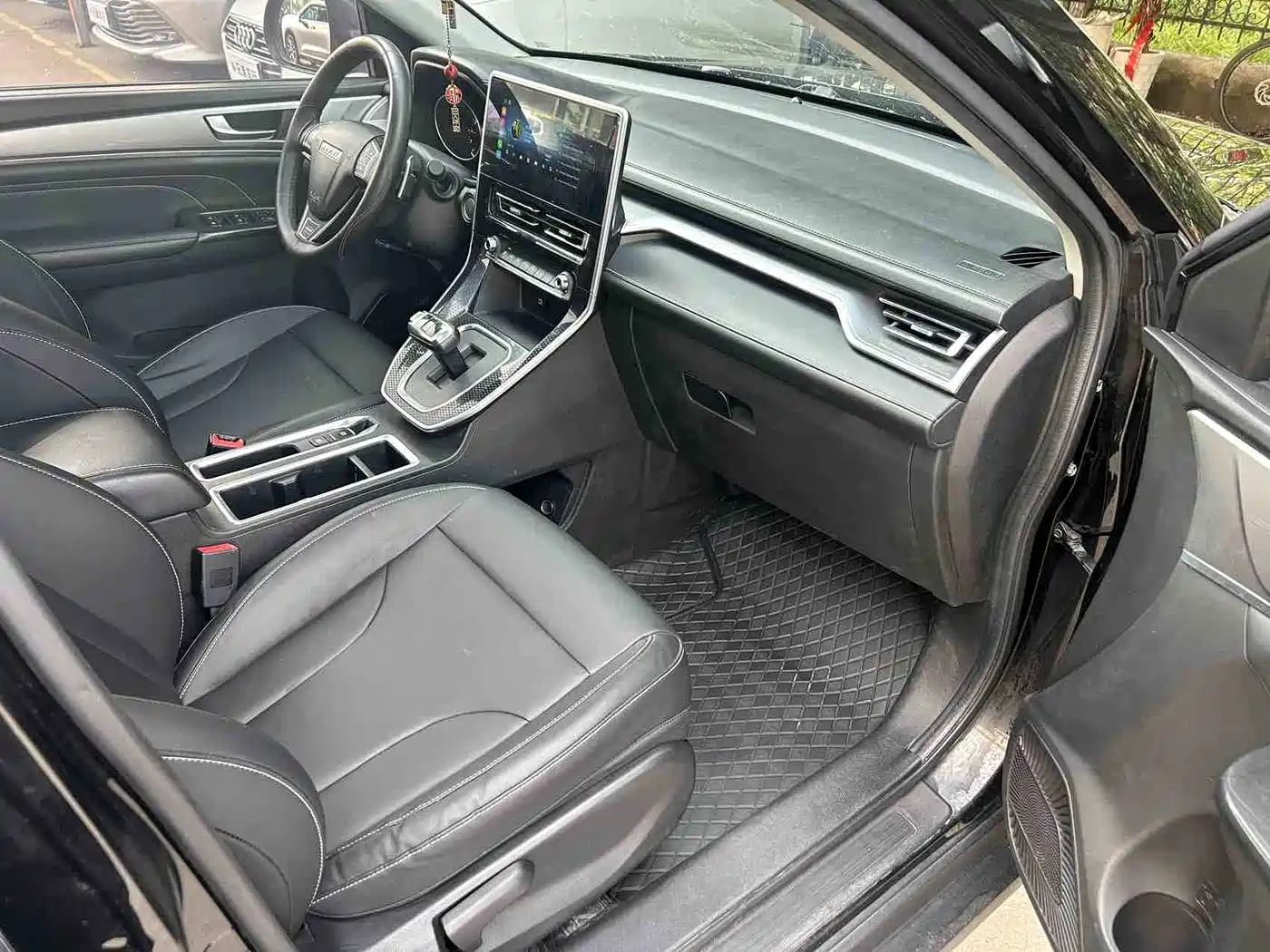 Haval M6 2023 PLUS 1.5T DCT Luxury Smart Connect фото 4