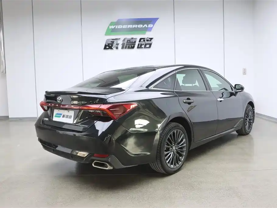Toyota Avalon 2021 2.5L Touring Noble SPORT Edition фото 3