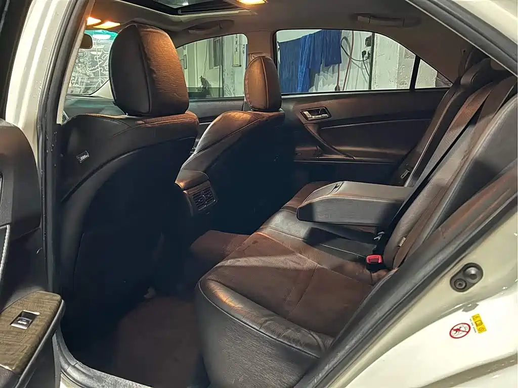 Toyota Reiz 2013 2.5V Premium Edition фото 6