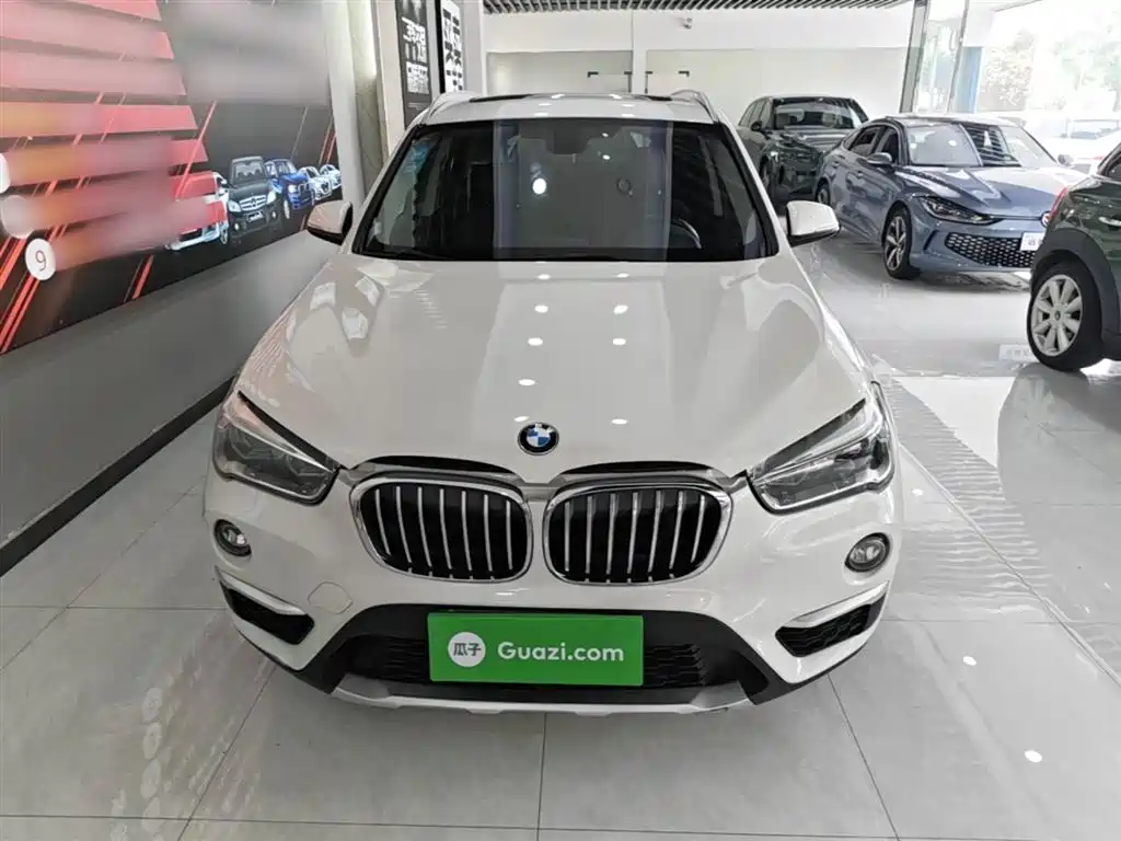 BMW X1 2018 sDrive18Li Premium Model фото 3