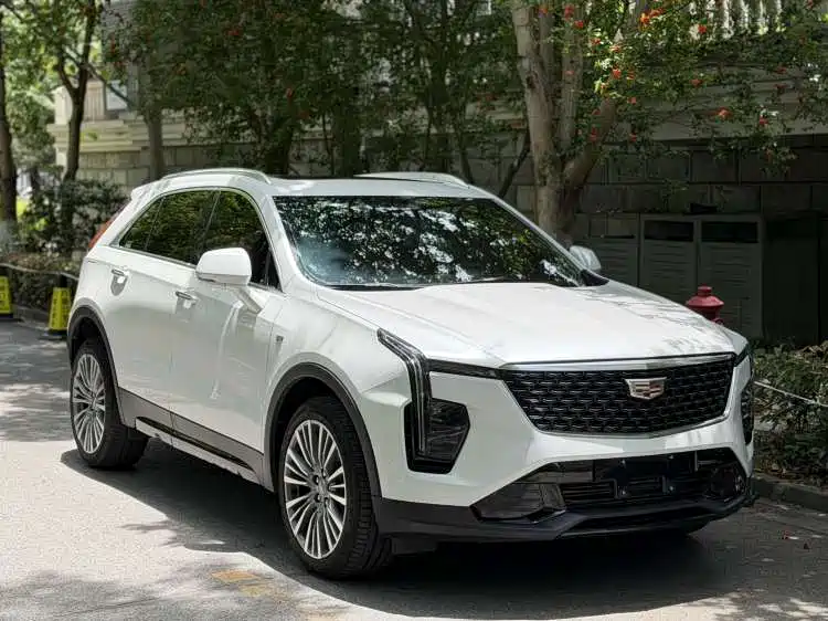 Cadillac XT4 2024 28T 2WD Premium фото 3