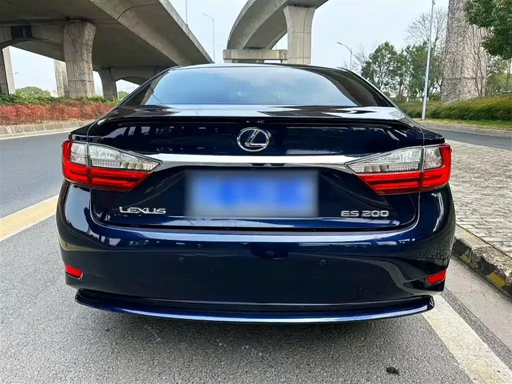 Lexus ES 2015 200 Elite Edition фото 25