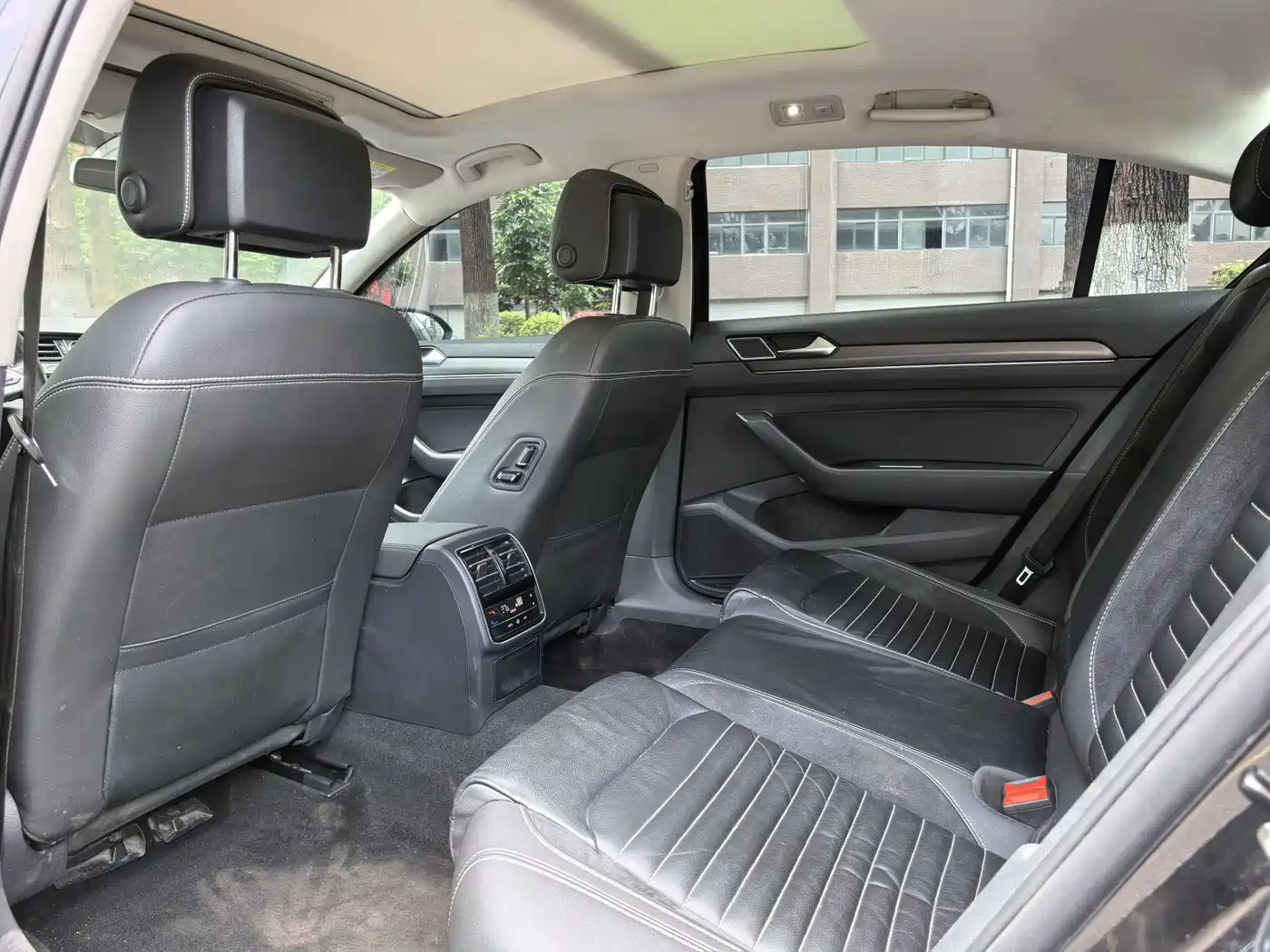 Volkswagen Magotan 2020 330TSI DSG Leading фото 5