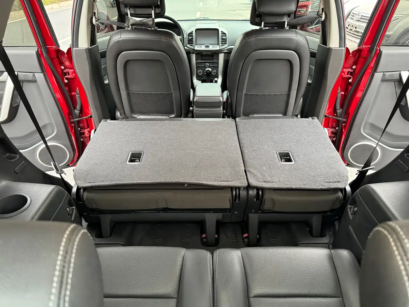 Chevrolet Captiva 2014 2.4L 2WD Urban 7-seater фото 8