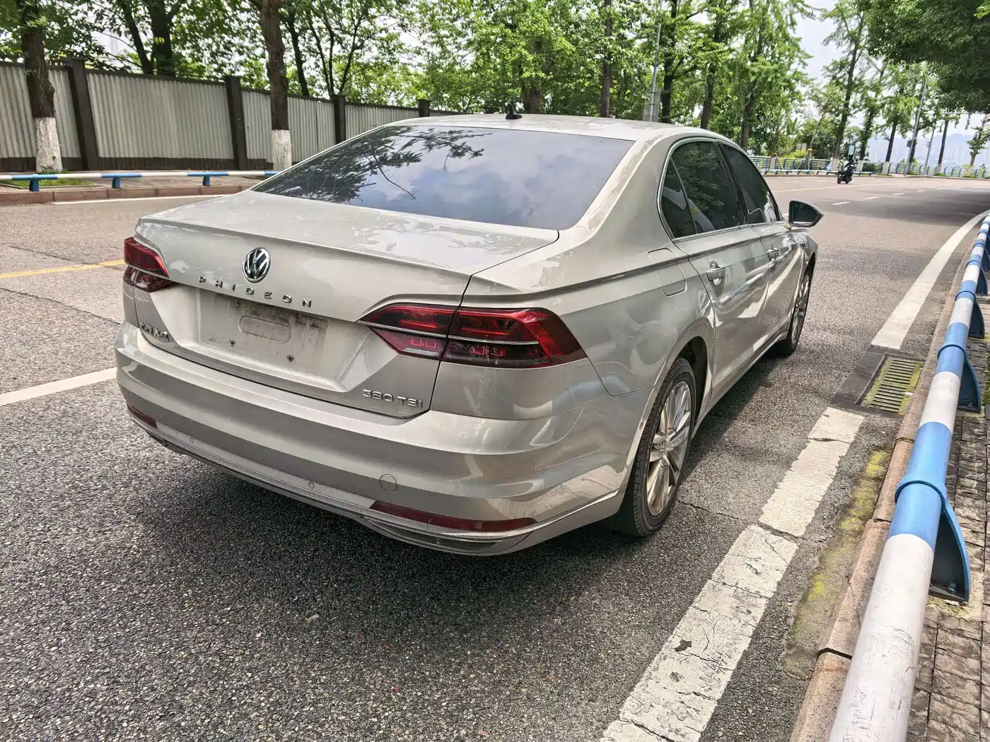 Volkswagen Phideon 2016 380TSI 2WD Executive Edition фото 9