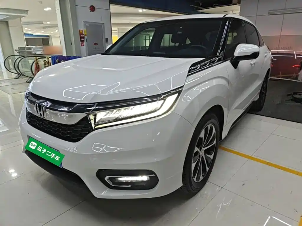Фото 2 - Honda Avancier