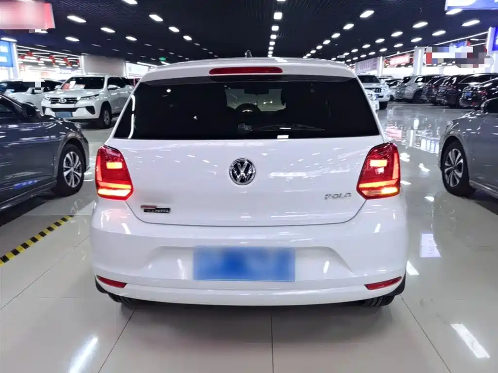 Volkswagen Polo 2016 1.4L Automatic Trend фото 6