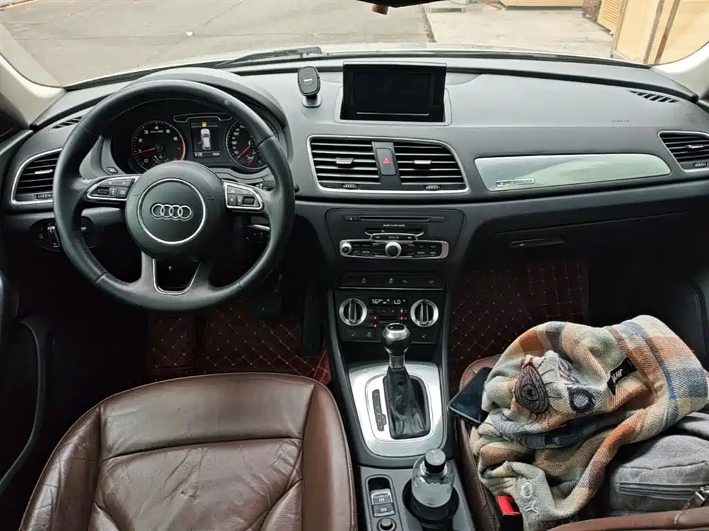 Audi Q3 2015 35 TFSI quattro Technology фото 10
