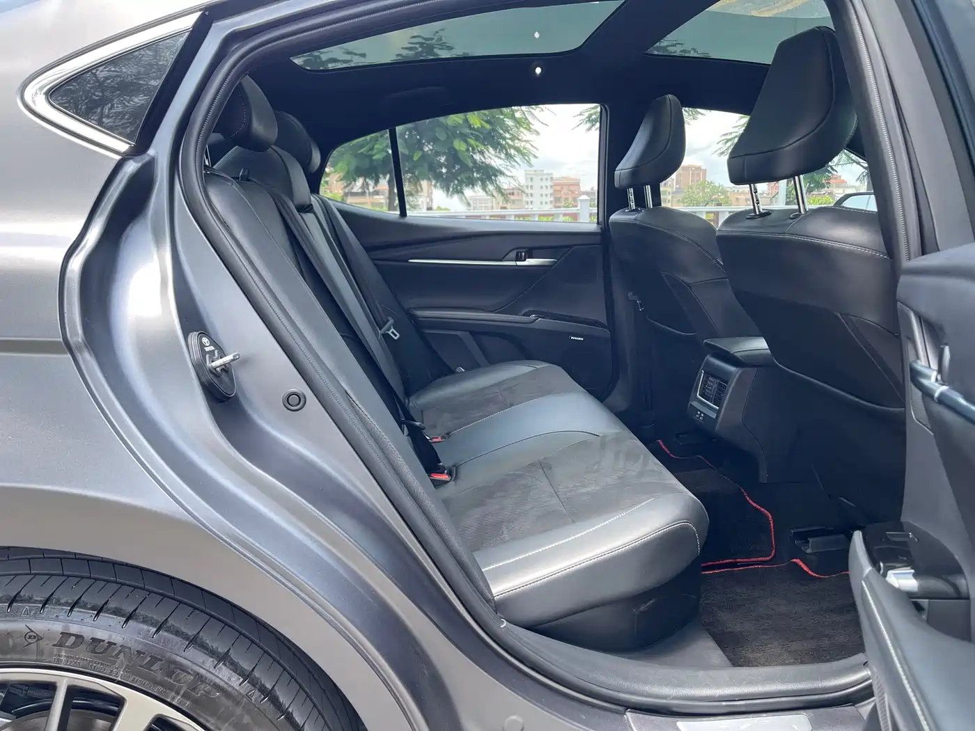 Toyota Camry 2025 Hybrid 2.0HXS Glory Edition фото 15