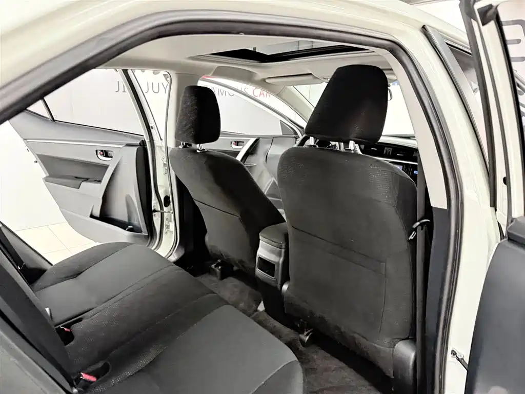 Toyota Corolla 2017 Facelift 1.2T S-CVT GL-i фото 15