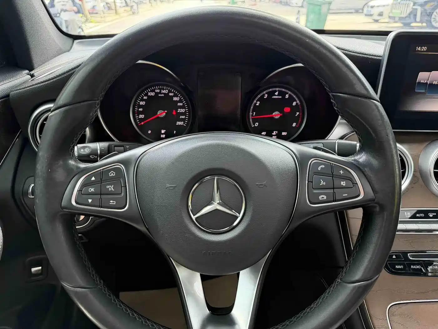 Mercedes-Benz GLC 2017 GLC 300 4MATIC Luxury фото 11