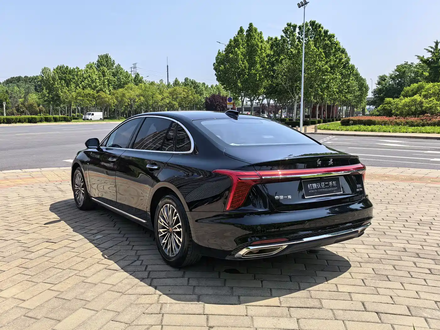 Hongqi H5 2024 1.5T DCT Smart Connect Flag Rhythm Edition фото 19