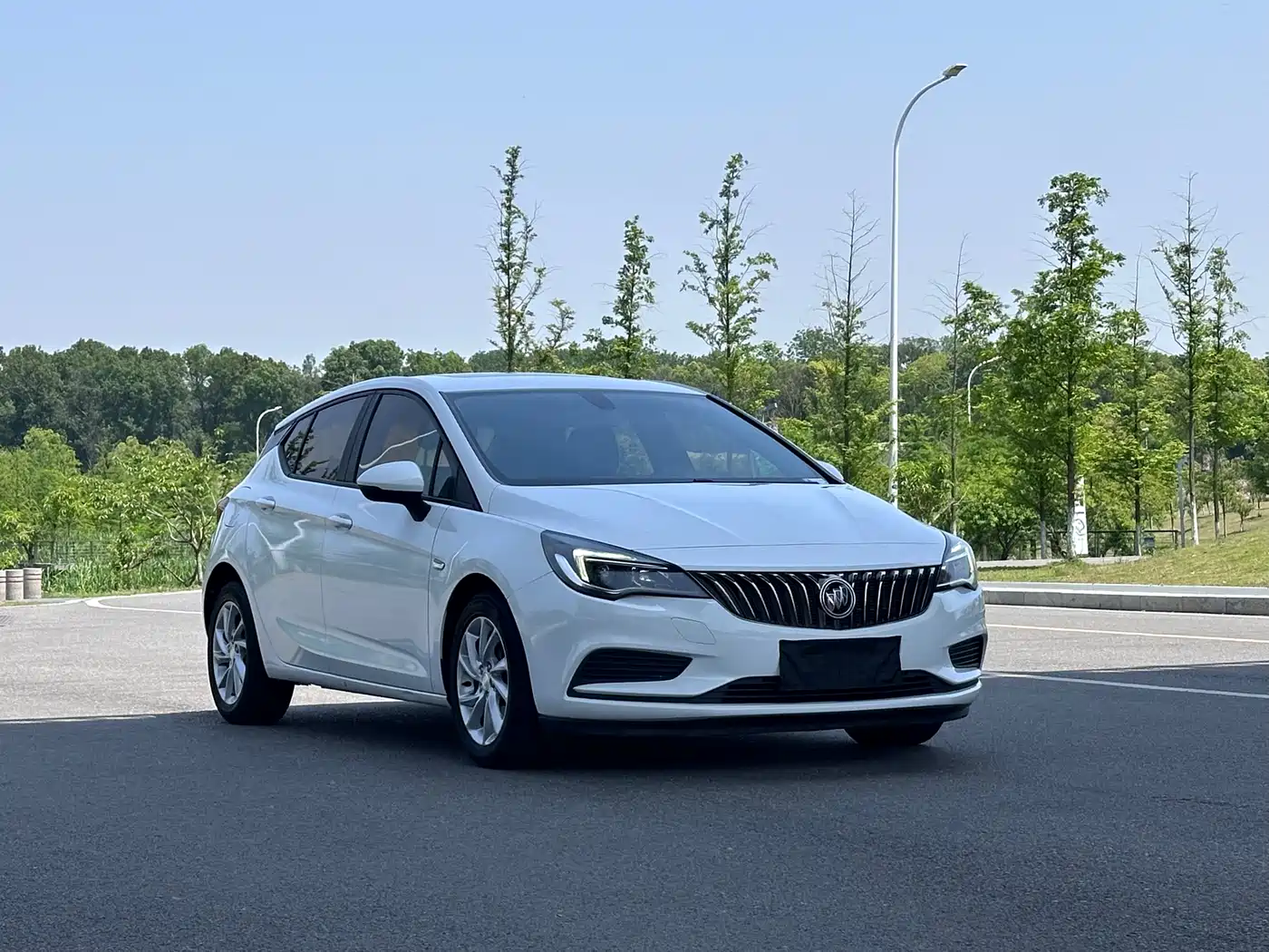 Buick Verano 2016 Hatchback 15S Automatic Leading фото 3