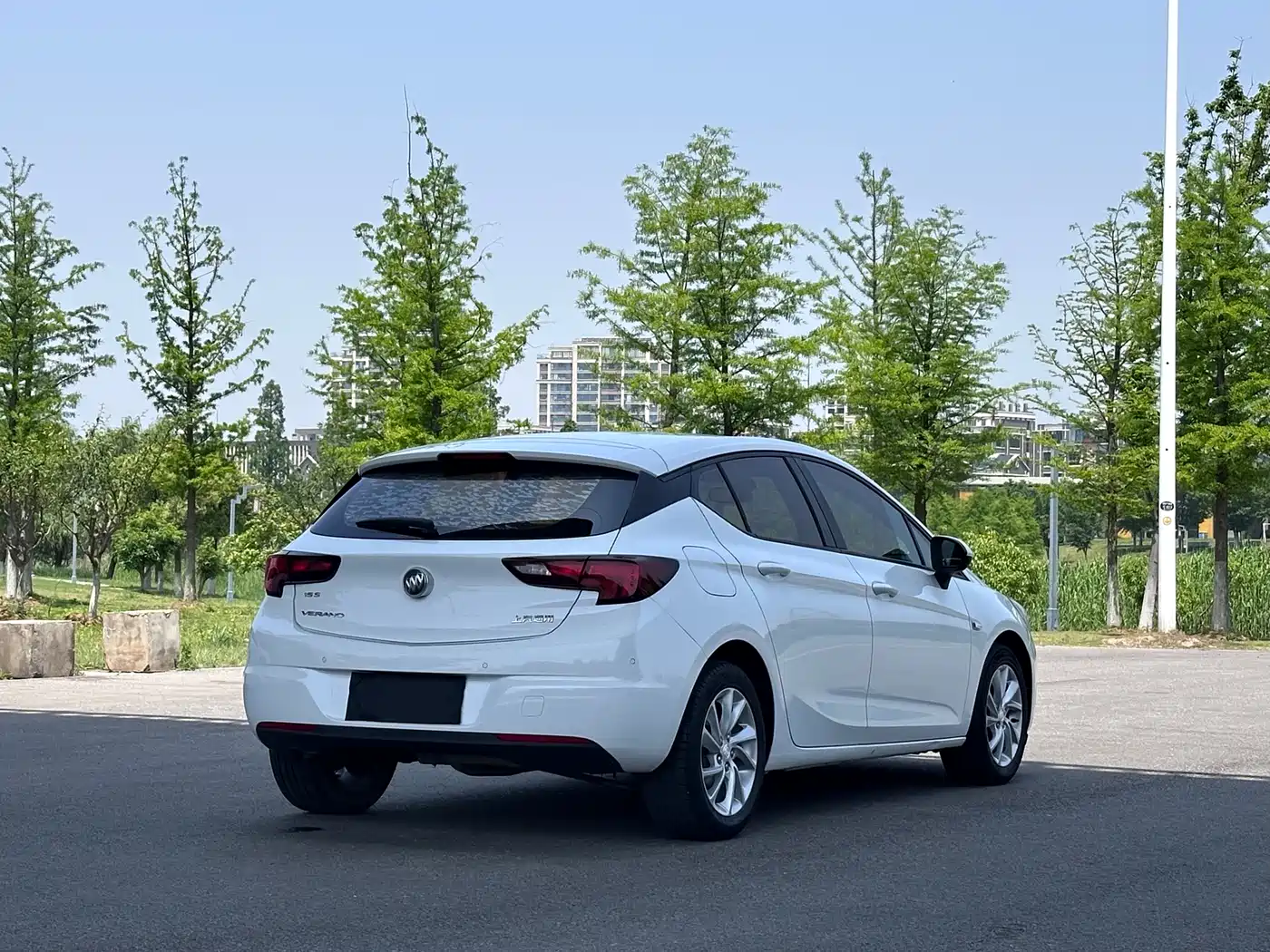 Buick Verano 2016 Hatchback 15S Automatic Leading фото 17
