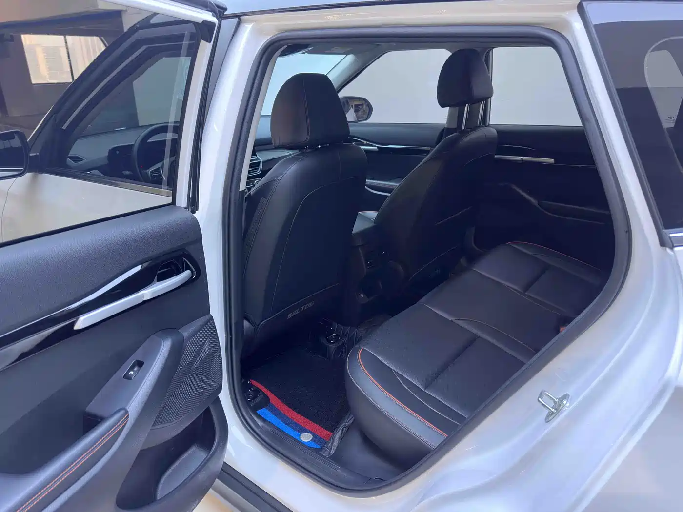 Kia Seltos 2023 1.5L CVT Luxury Edition фото 9