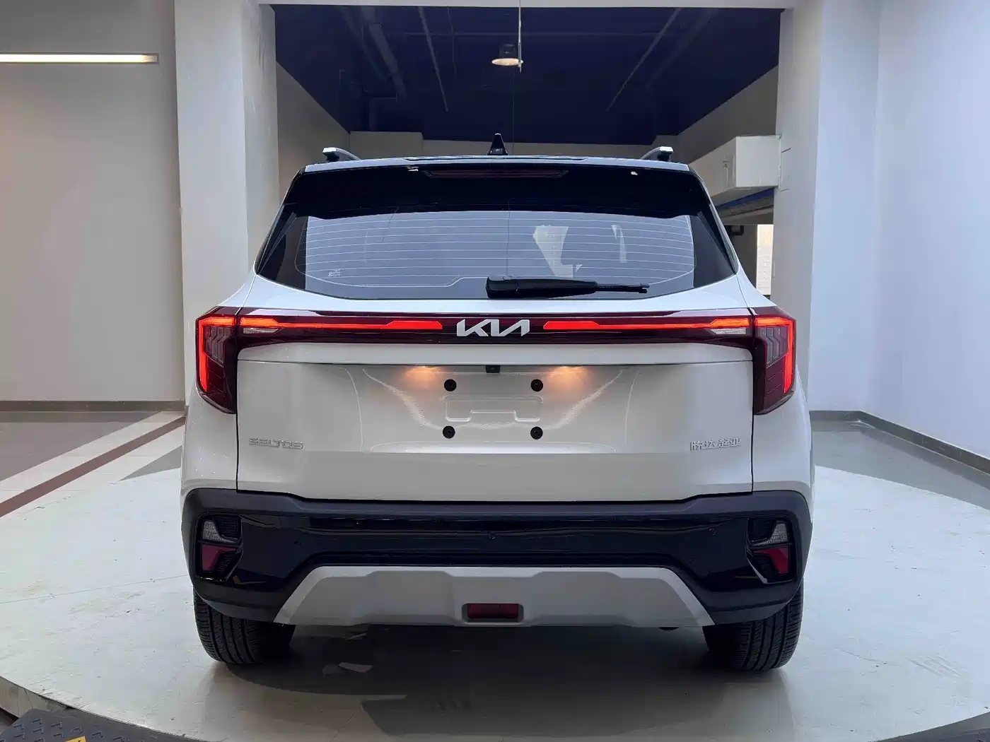 Kia Seltos 2023 1.5L CVT Luxury Edition фото 19