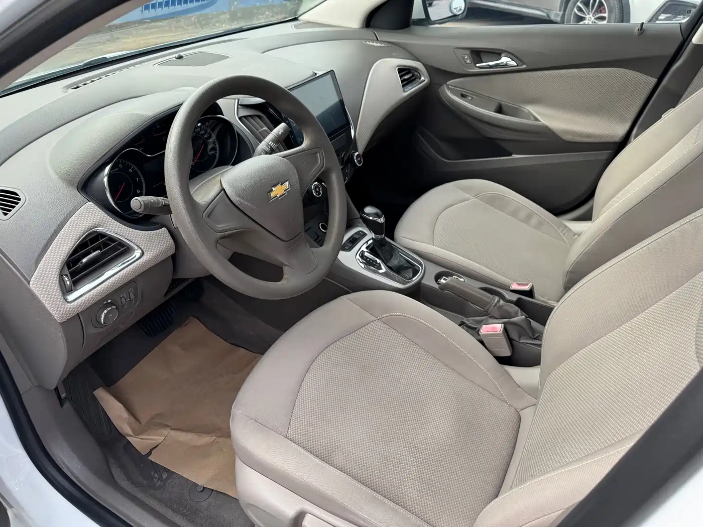 Chevrolet Cruze 2015 1.5L Automatic Fashion Navigation Edition фото 10