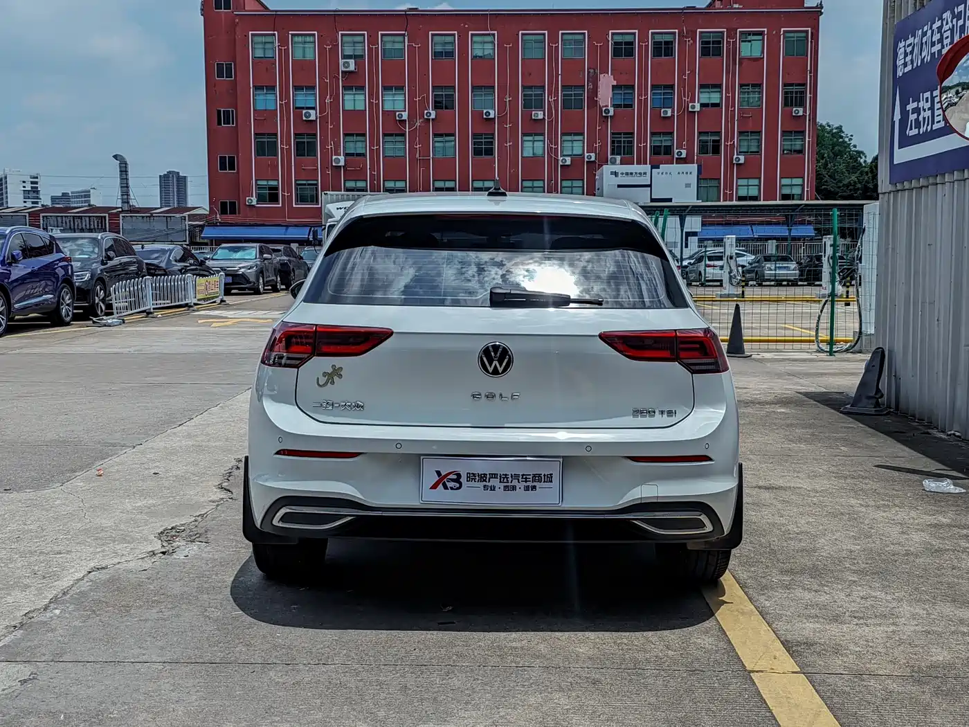 Volkswagen Golf 2023 Facelift 280TSI DSG Pro фото 6
