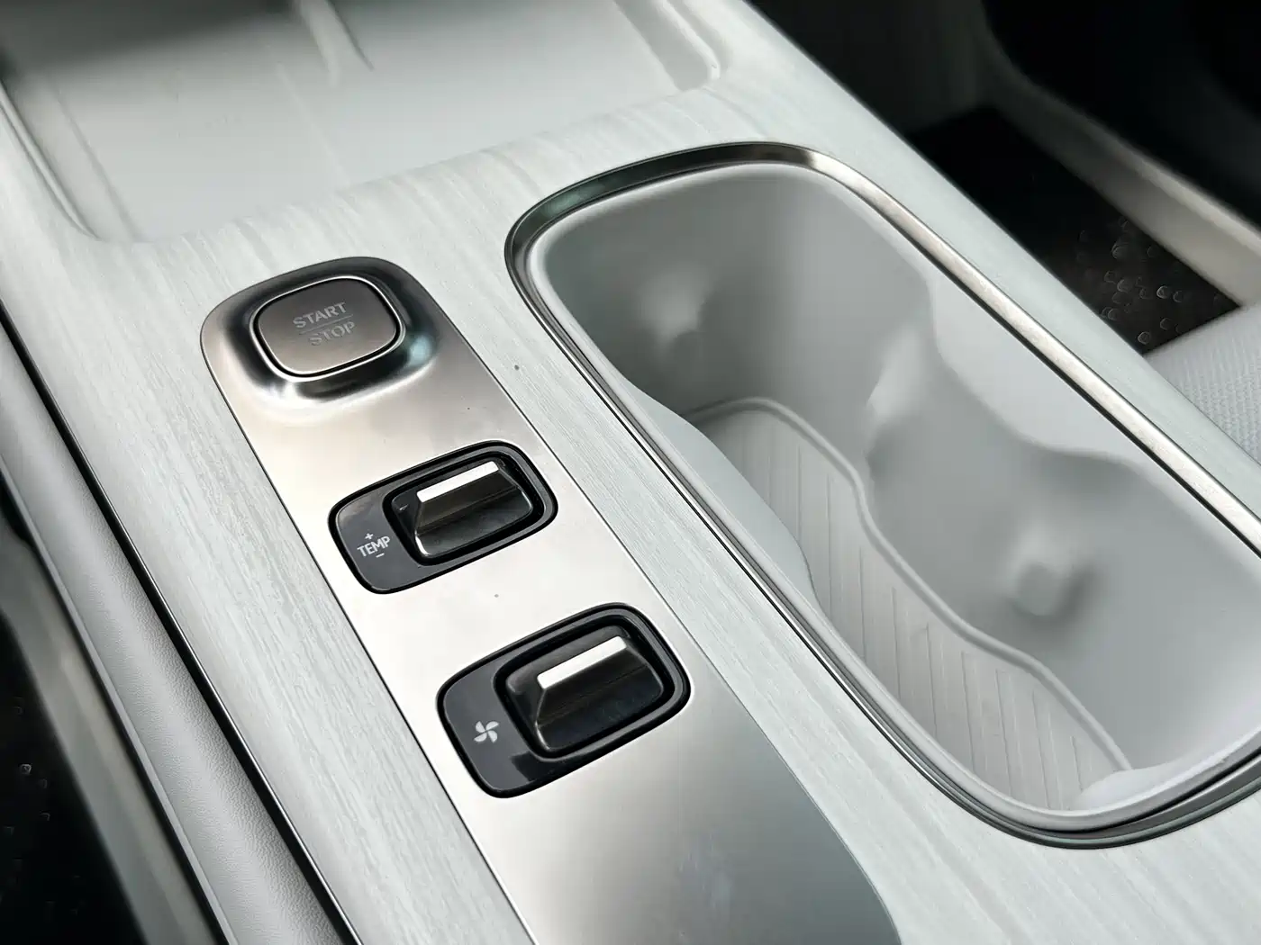 Xiaomi Auto Xiaomi SU7 2024 RWD Long Range Intelligent Driving Edition фото 16