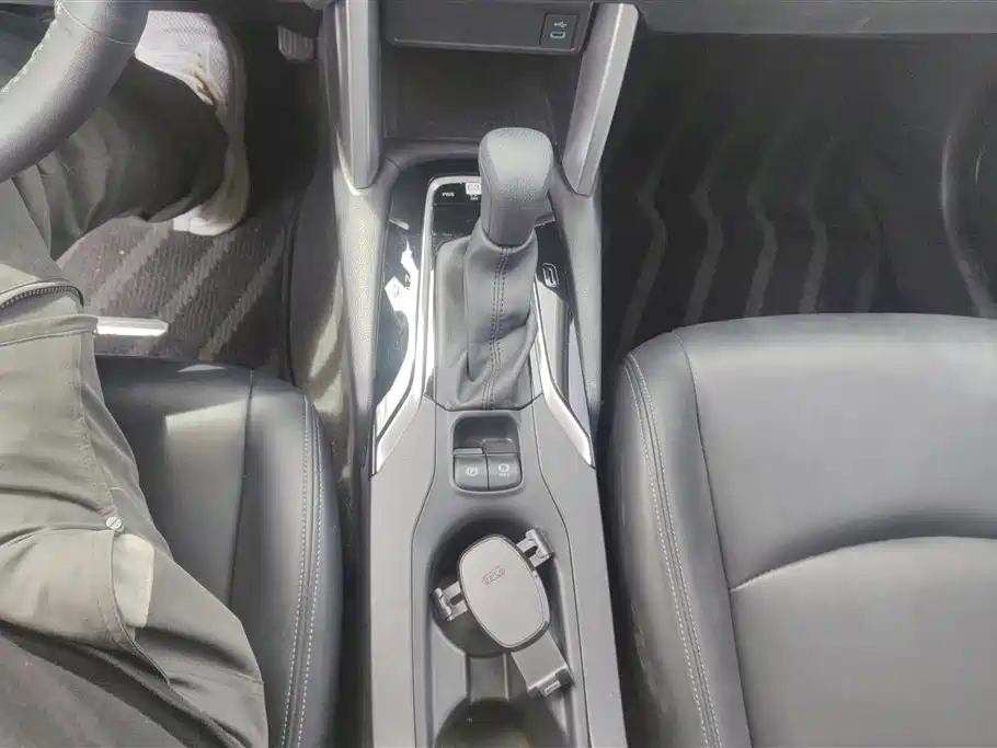 Toyota Corolla Cross 2023 2.0L Elite Edition фото 16