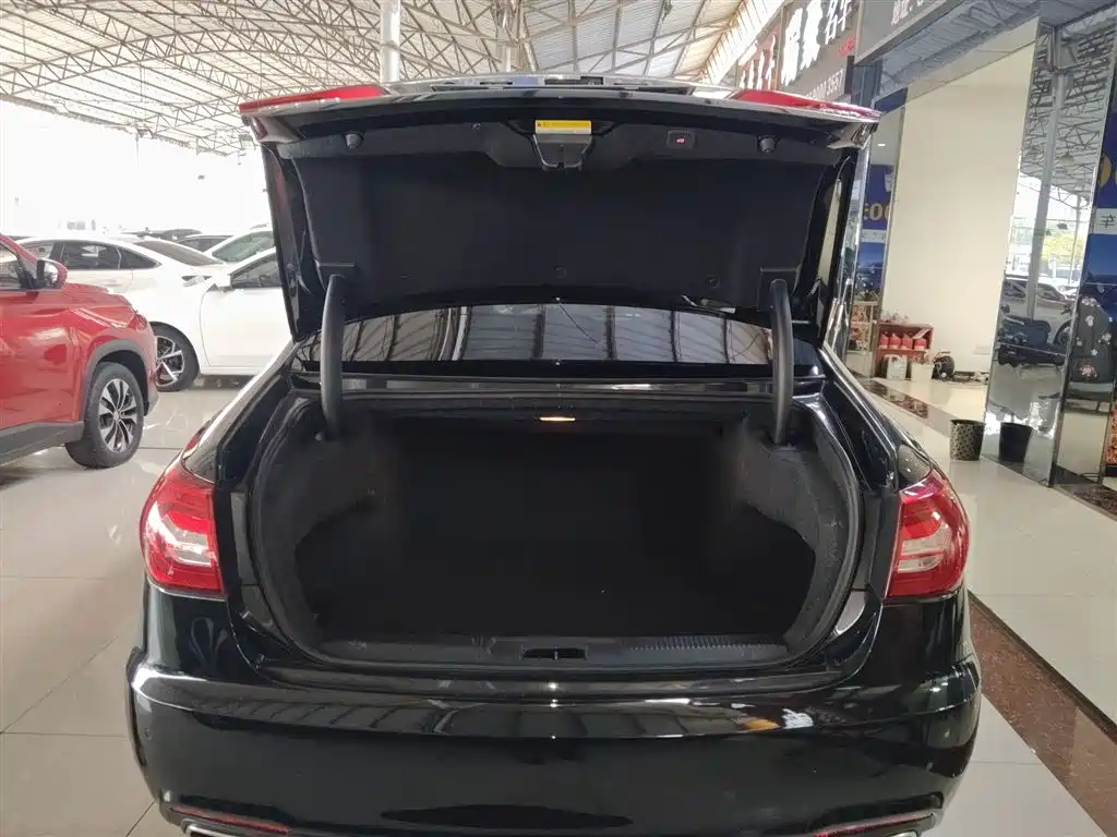 Hongqi H7 2018 2.0T Elite Edition фото 18