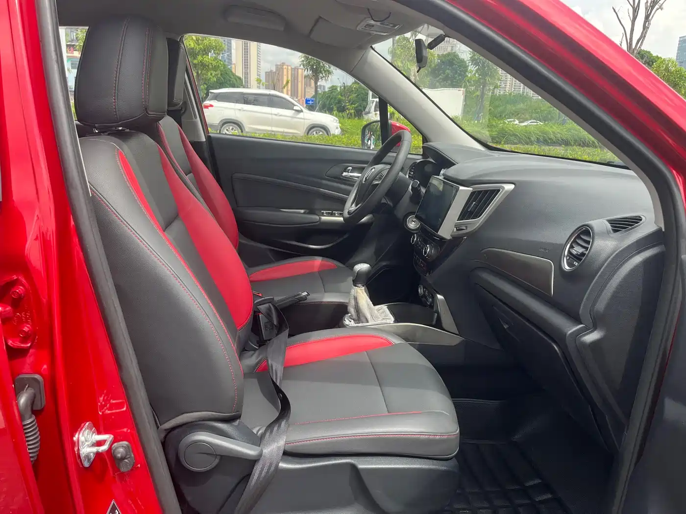 Photo 10 - Changan CS15