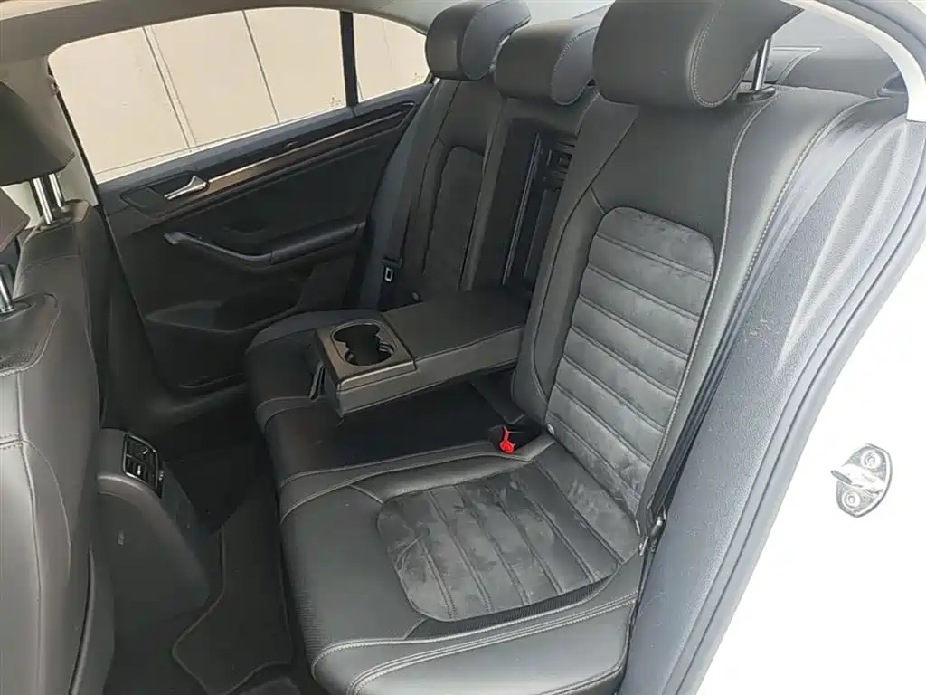 Volkswagen Sagitar 2017 230TSI Automatic Luxury фото 17