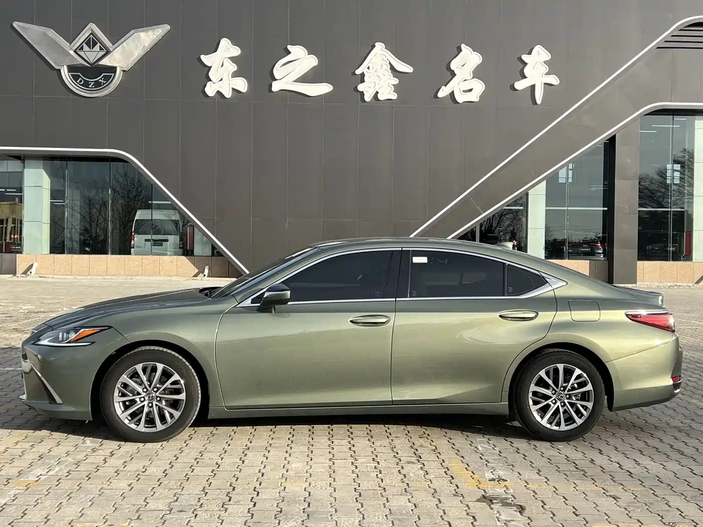 Lexus ES 2022 200 Excellence Edition фото 4