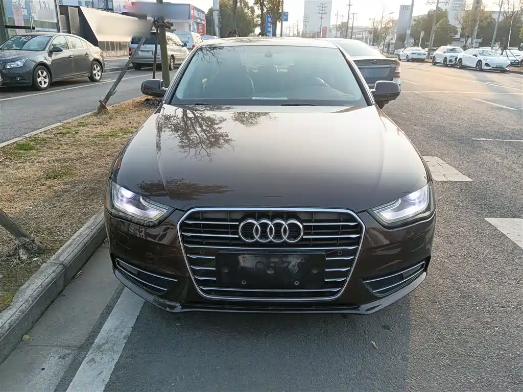 Audi A4L 2015 35 TFSI Auto Standard фото 3