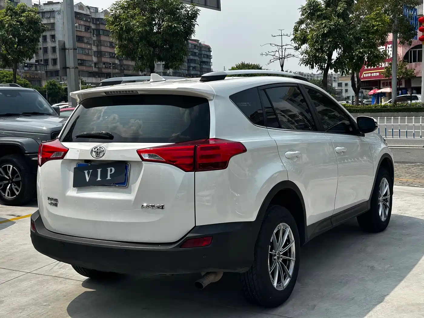 Toyota RAV4 Rongfang 2015 2.0L CVT 2WD Urban Edition фото 6