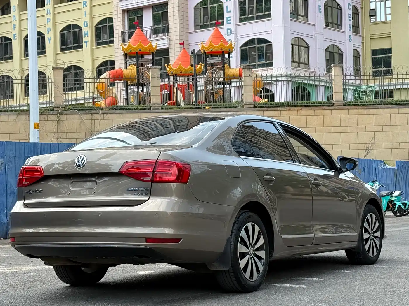 Volkswagen Sagitar 2018 180TSI DSG Premium Edition фото 4