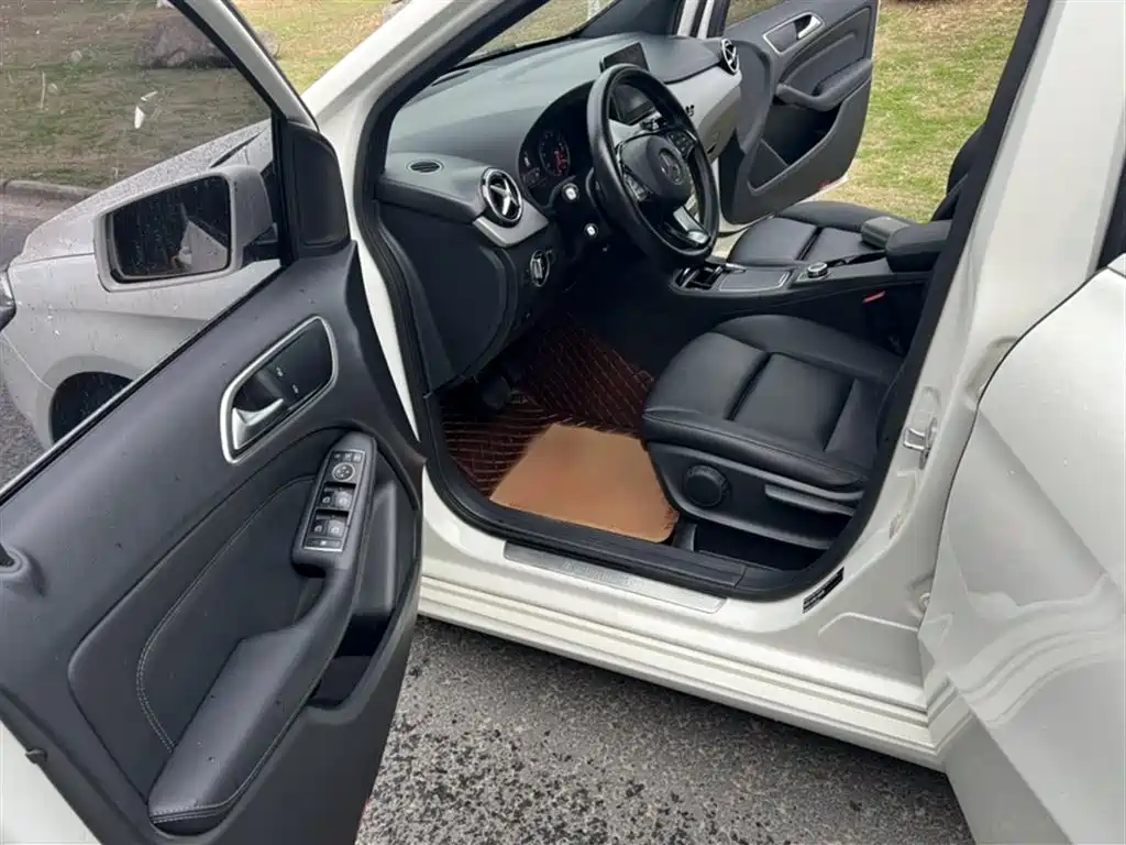 Mercedes-Benz B-Class 2017 B 200 Dynamic фото 11