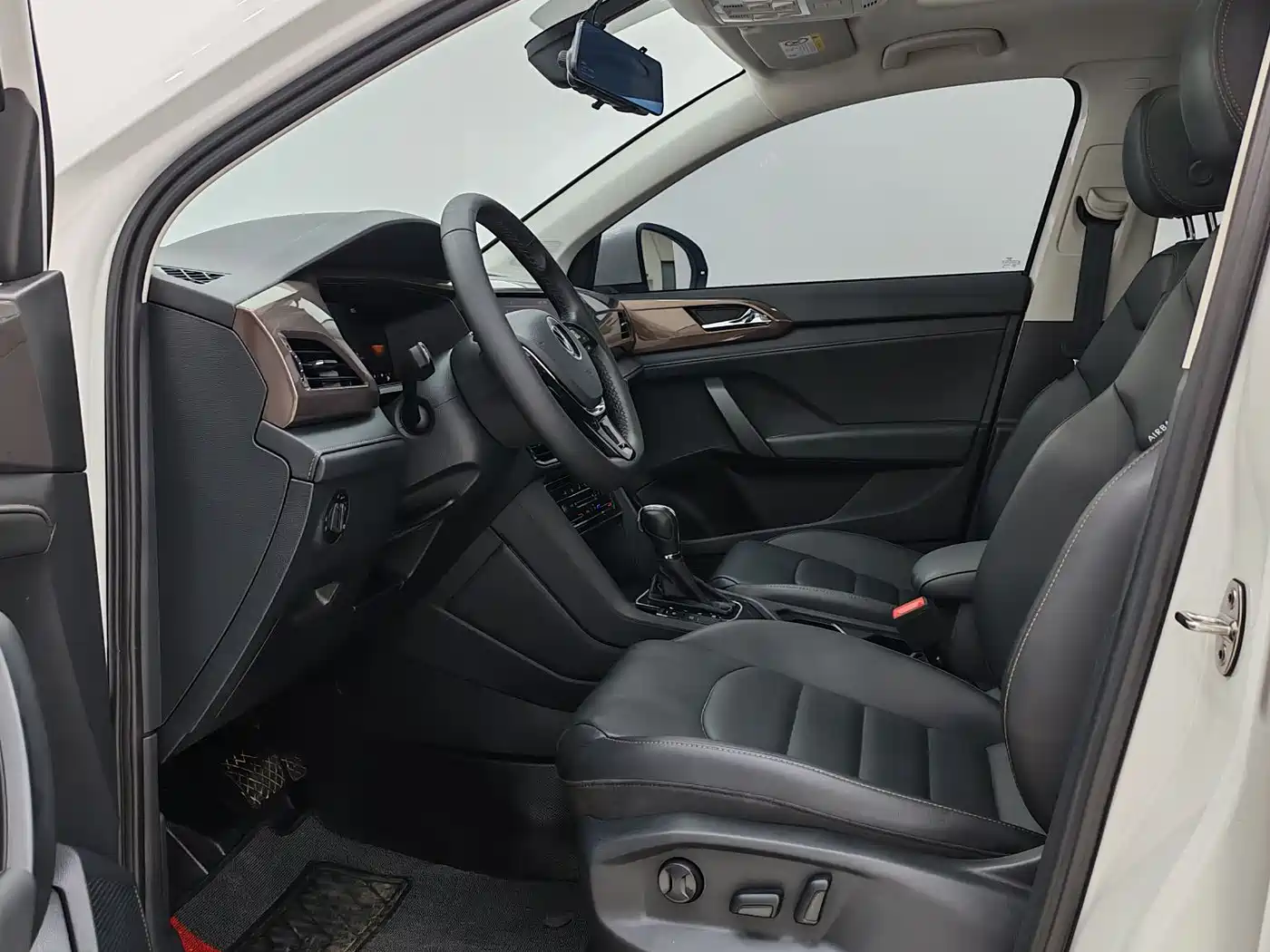 Volkswagen Tharu 2022 280TSI 2WD Comfort фото 7