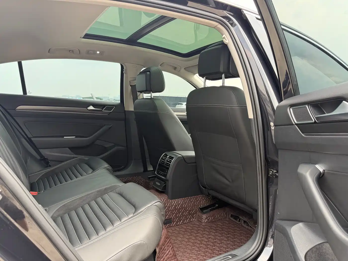 Volkswagen Magotan 2020 330TSI DSG Leading фото 9