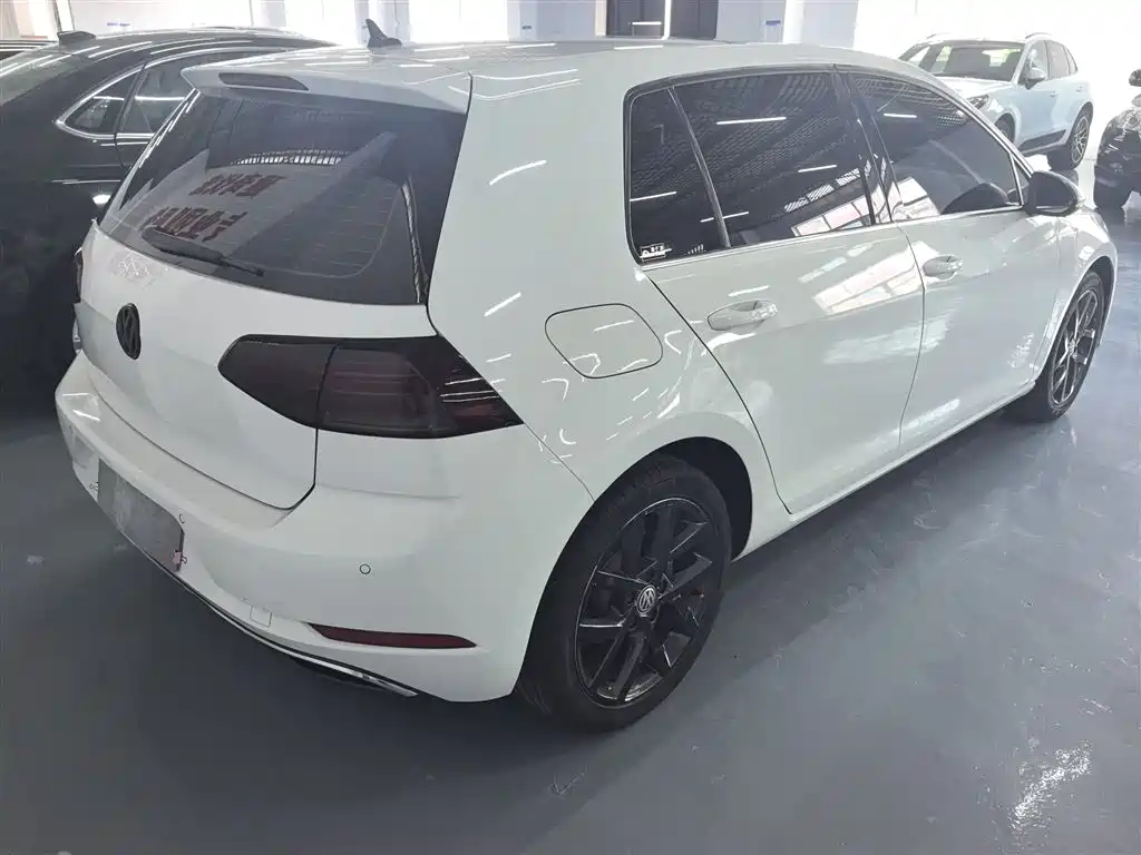 Volkswagen Golf 2020 Beloved Edition 280TSI DSG Comfort фото 11