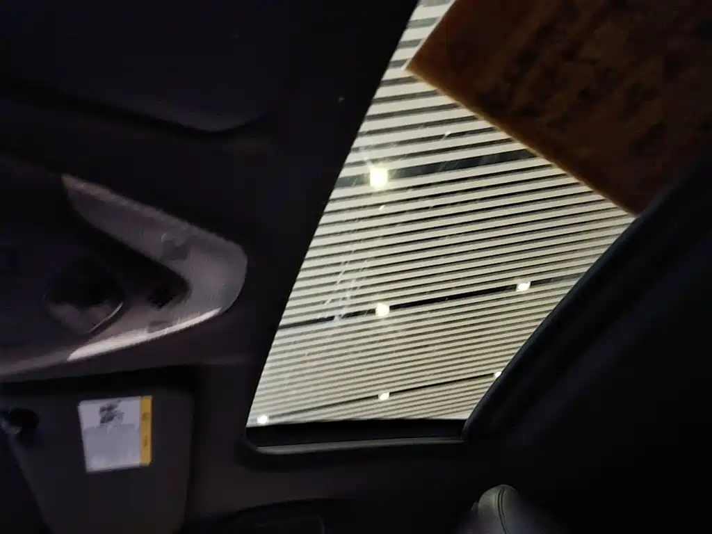 Toyota C-HR 2018 Model 2.0L Luxury Sunroof Version China V фото 18