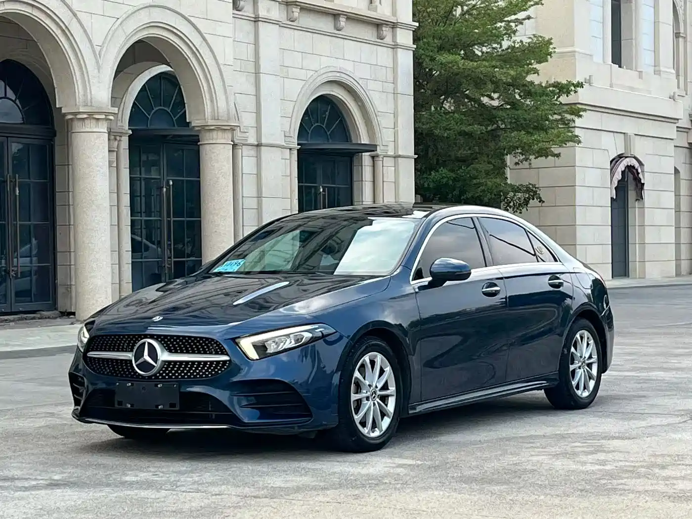 Mercedes-Benz A-Class 2019 A 200 L Sport Sedan фото 3