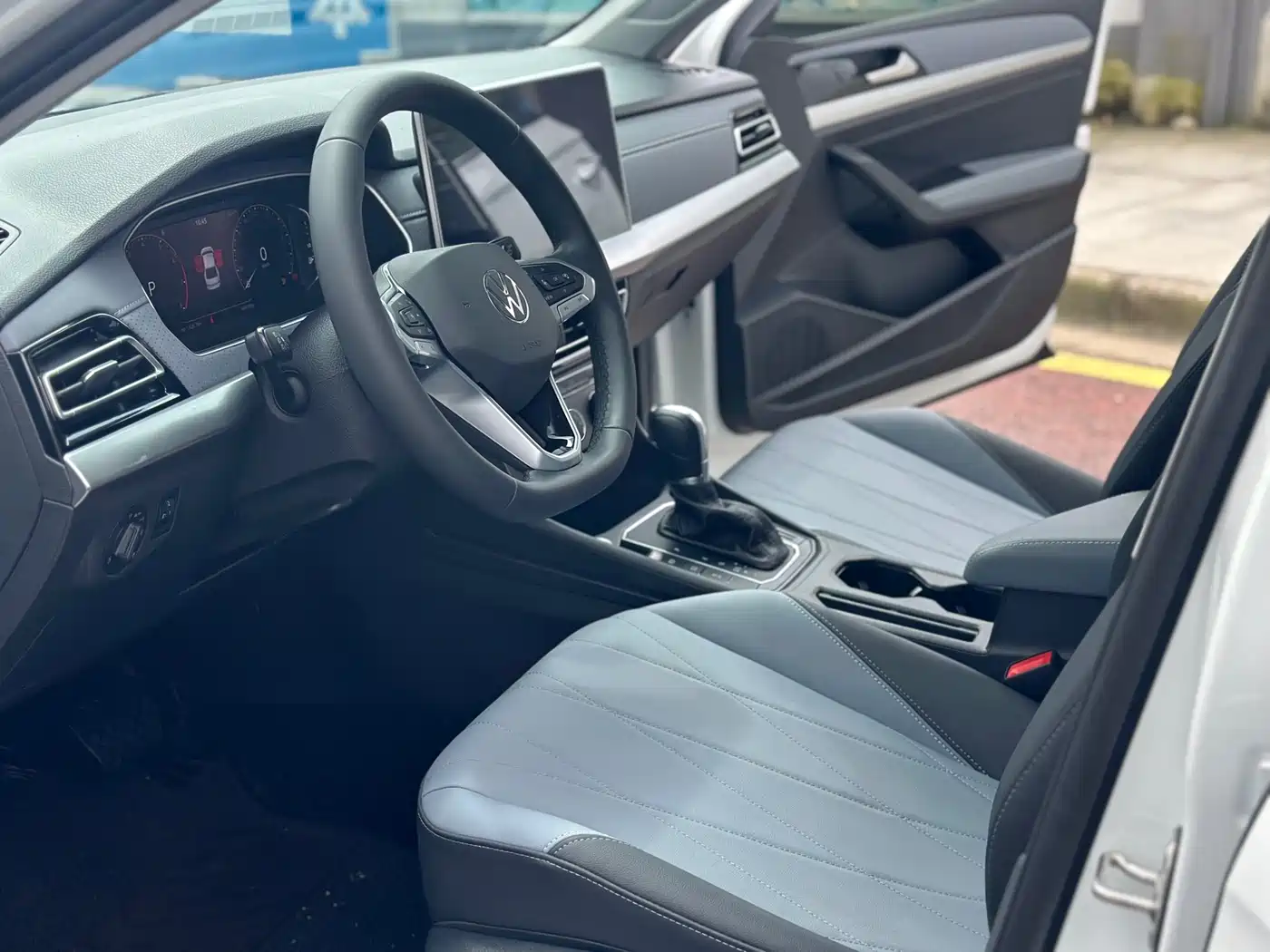 Volkswagen Lavida 2024 Model 1.5L Automatic Starlight 5 Million Edition фото 6