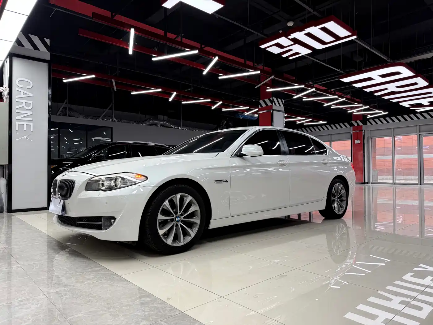 BMW 5 Series 2014 525Li Luxury Design Package