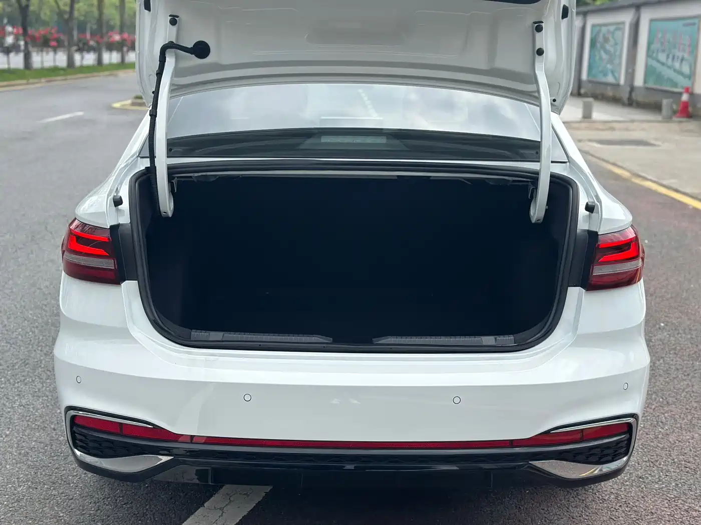Volkswagen Lavida 2024 Model 1.5L Automatic Starlight 5 Million Edition фото 21