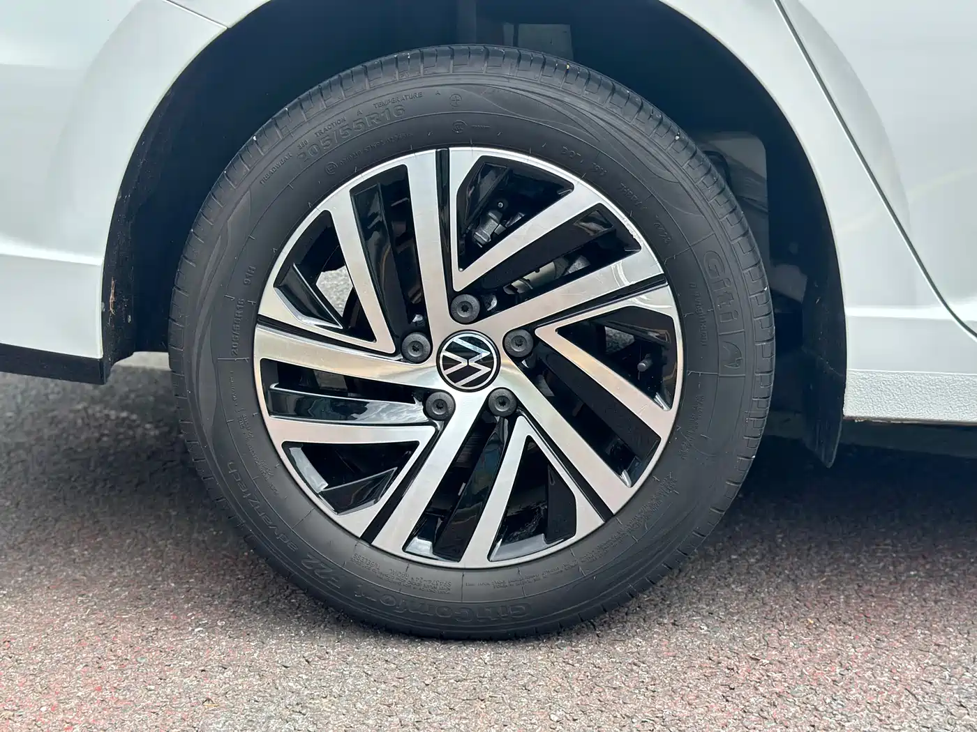 Volkswagen Lavida 2024 Model 1.5L Automatic Starlight 5 Million Edition фото 18
